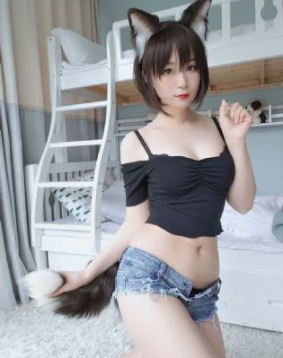 篠田优暴雨夜办公室在线播放_蓝光原盘在线观看