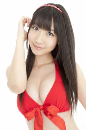 一脸嫌弃表情的妹子给你看胖次_JVID性感写真